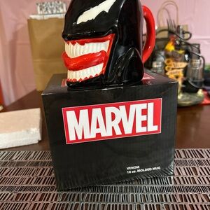 Marvel Venom Sculpted Mug - Black, Red, White